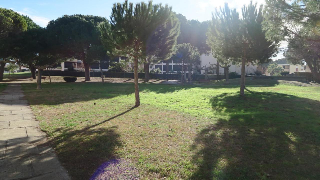 Sol-Y-Days Los Amigos: Garden-Level Studio with Terrace Near Beach Le Grau-du-Roi Exterior photo