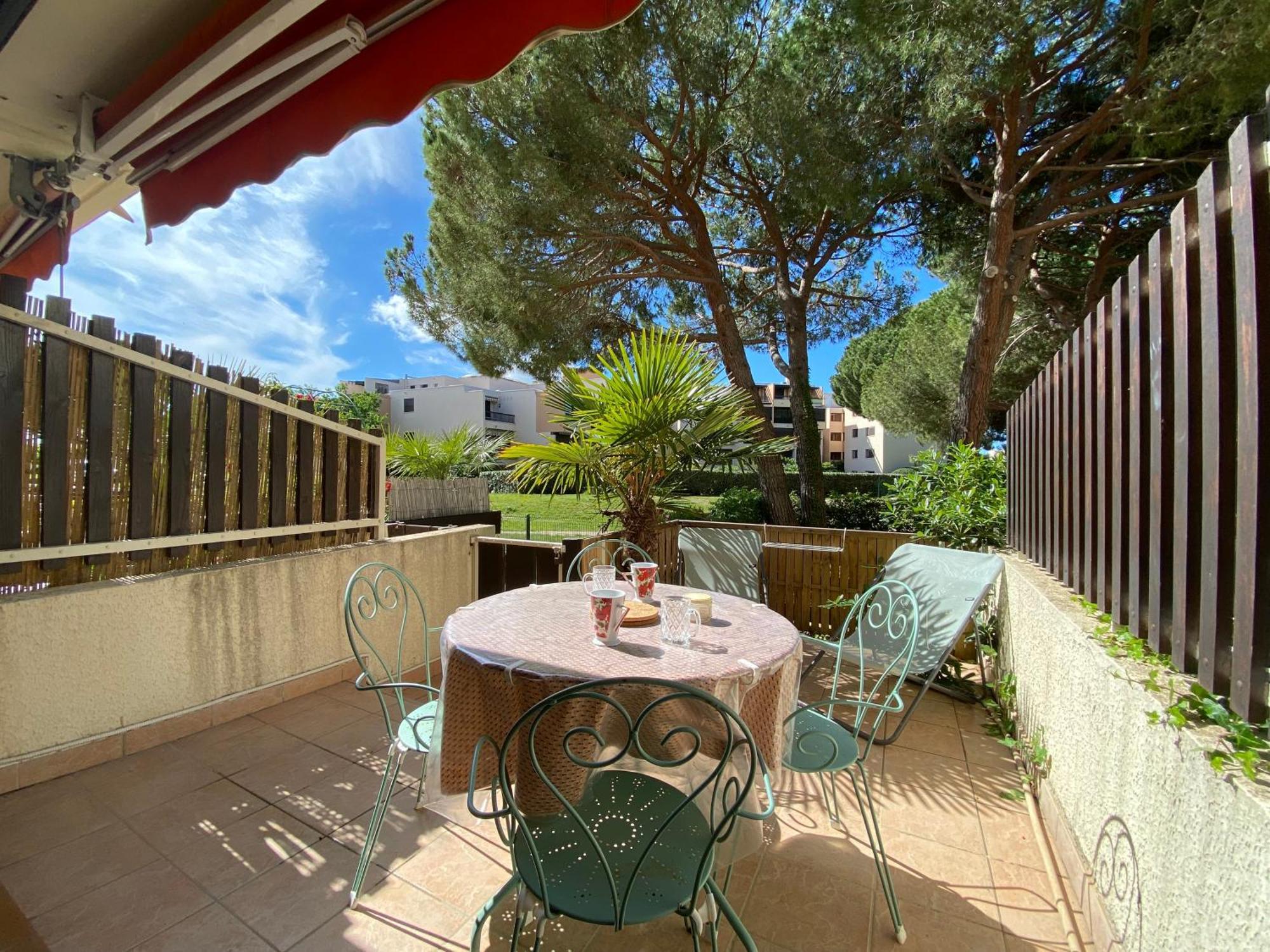 Sol-Y-Days Los Amigos: Garden-Level Studio with Terrace Near Beach Le Grau-du-Roi Exterior photo