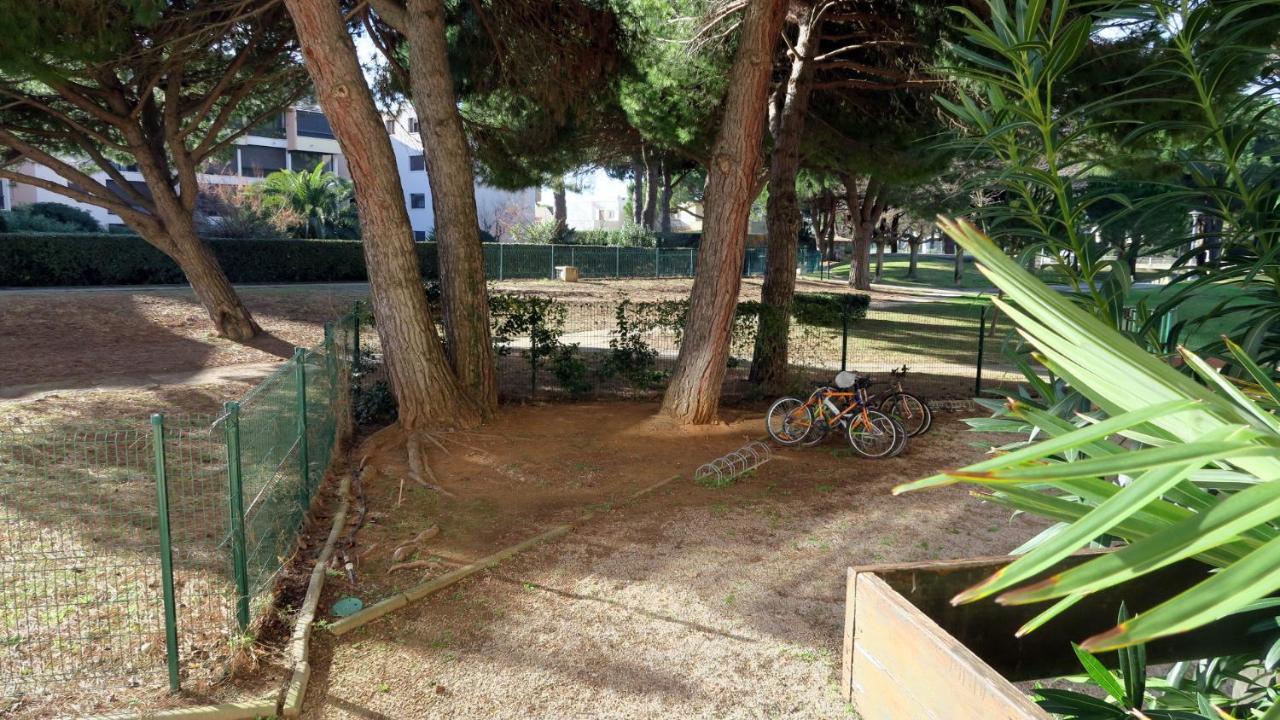 Sol-Y-Days Los Amigos: Garden-Level Studio with Terrace Near Beach Le Grau-du-Roi Exterior photo